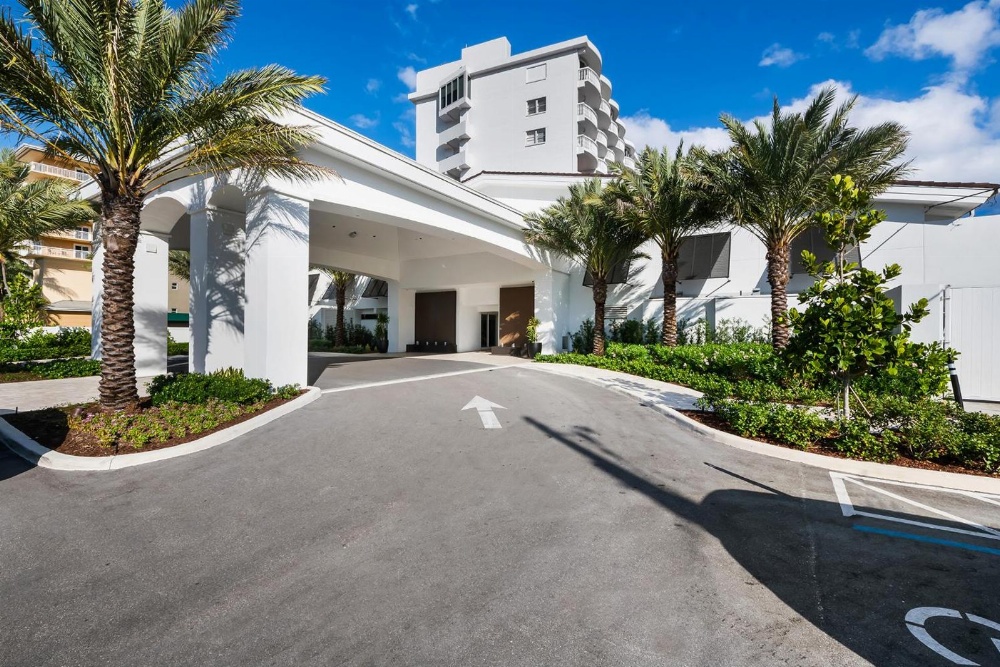 Beachcomber Resort & Club Main image