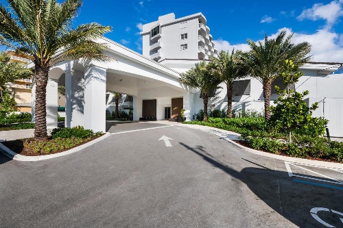 Beachcomber Resort & Club image 3